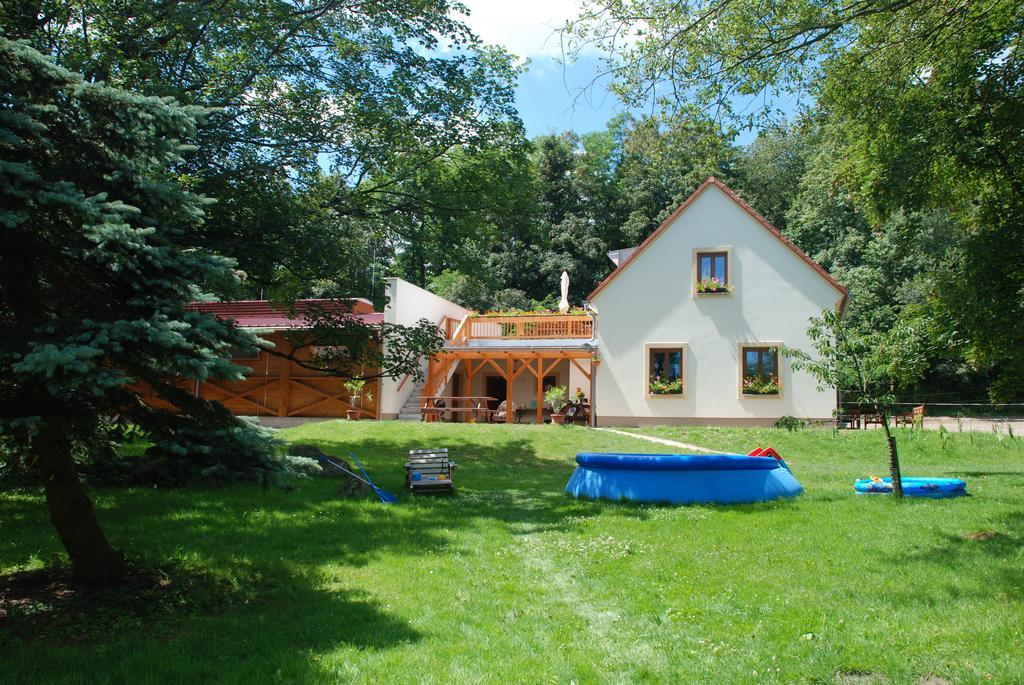 Penzion Staj Navary Apartment Екстериор снимка